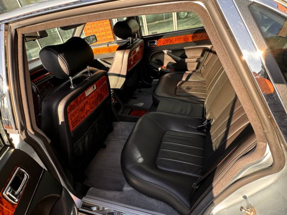 Image 18/29 de Daimler Double Six (1993)