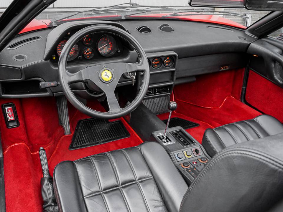 Image 3/30 de Ferrari 328 GTS (1989)