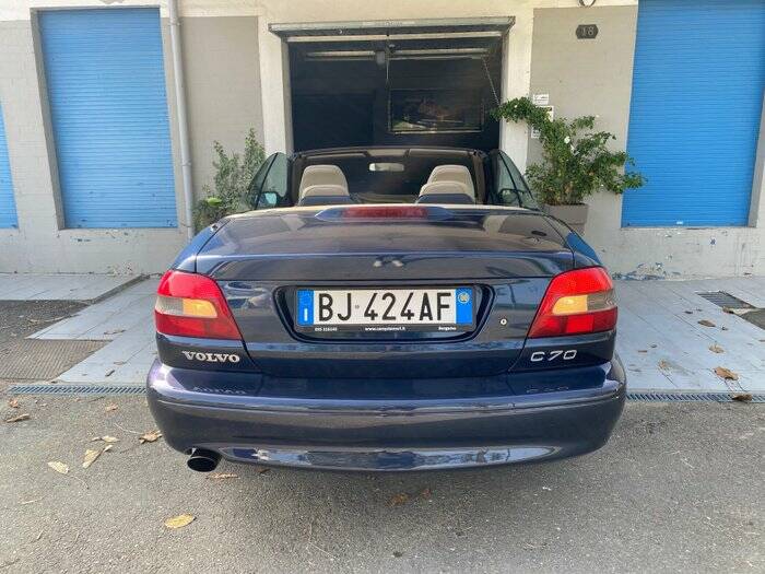 Image 5/7 of Volvo C70 T5 (2000)