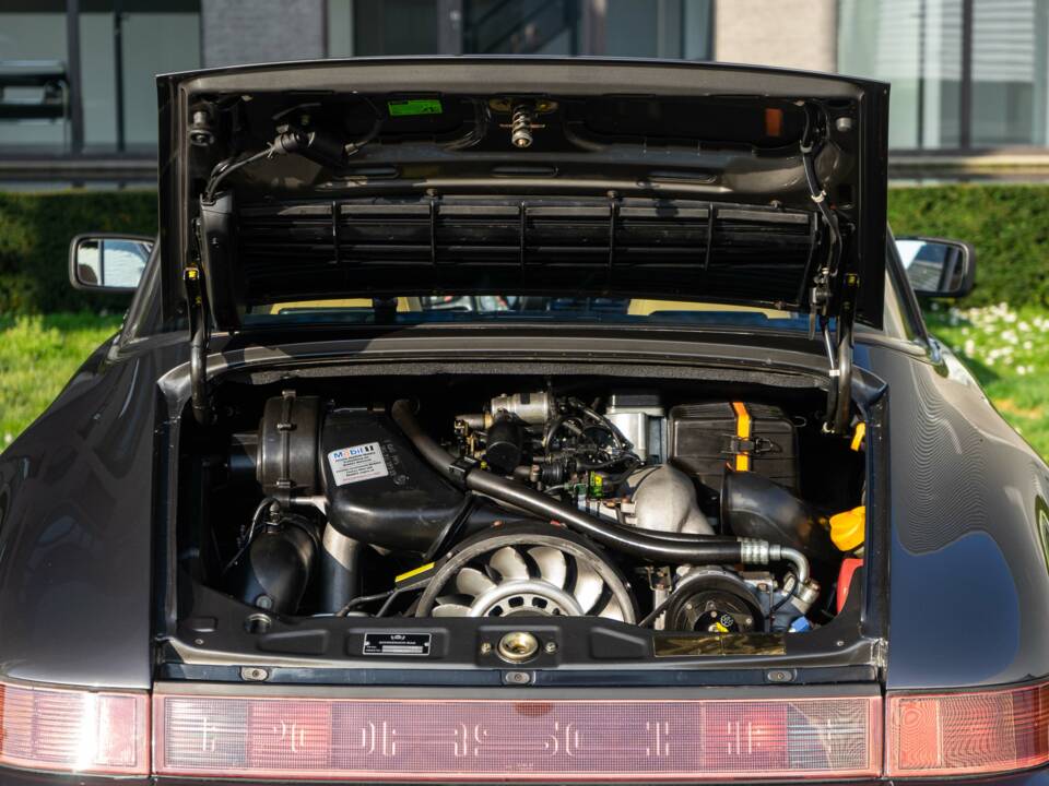 Bild 26/34 von Porsche 911 Carrera 4 (1991)