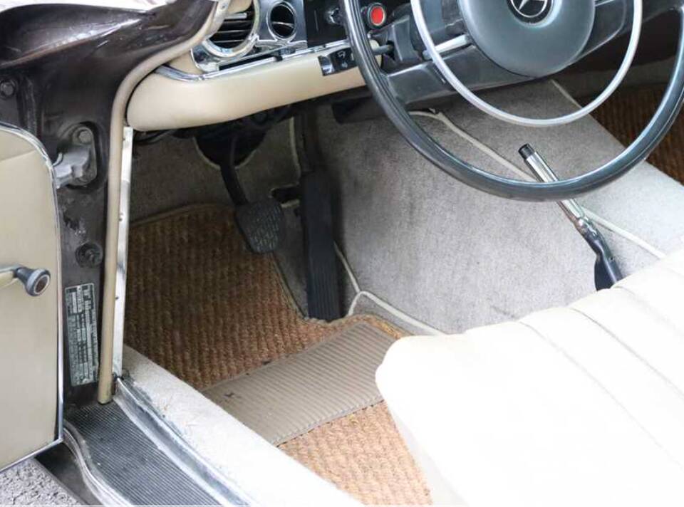 Imagen 39/45 de Mercedes-Benz 280 SL (1968)