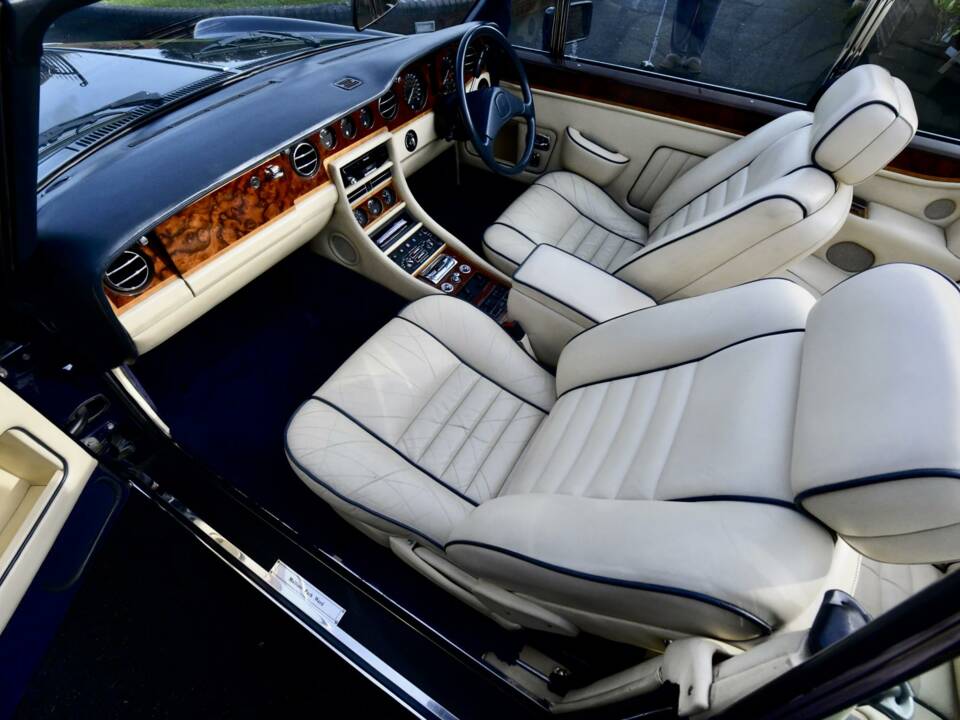 Image 28/50 of Rolls-Royce Corniche III (1990)