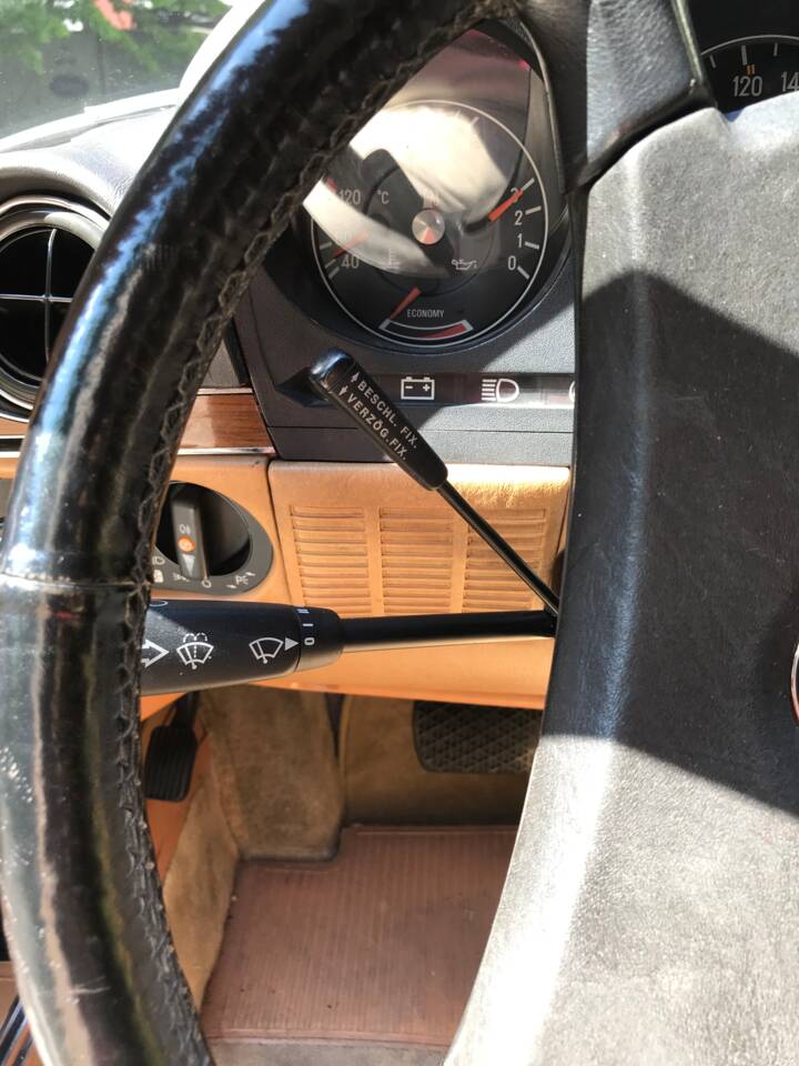Image 31/53 de Mercedes-Benz 380 SL (1988)