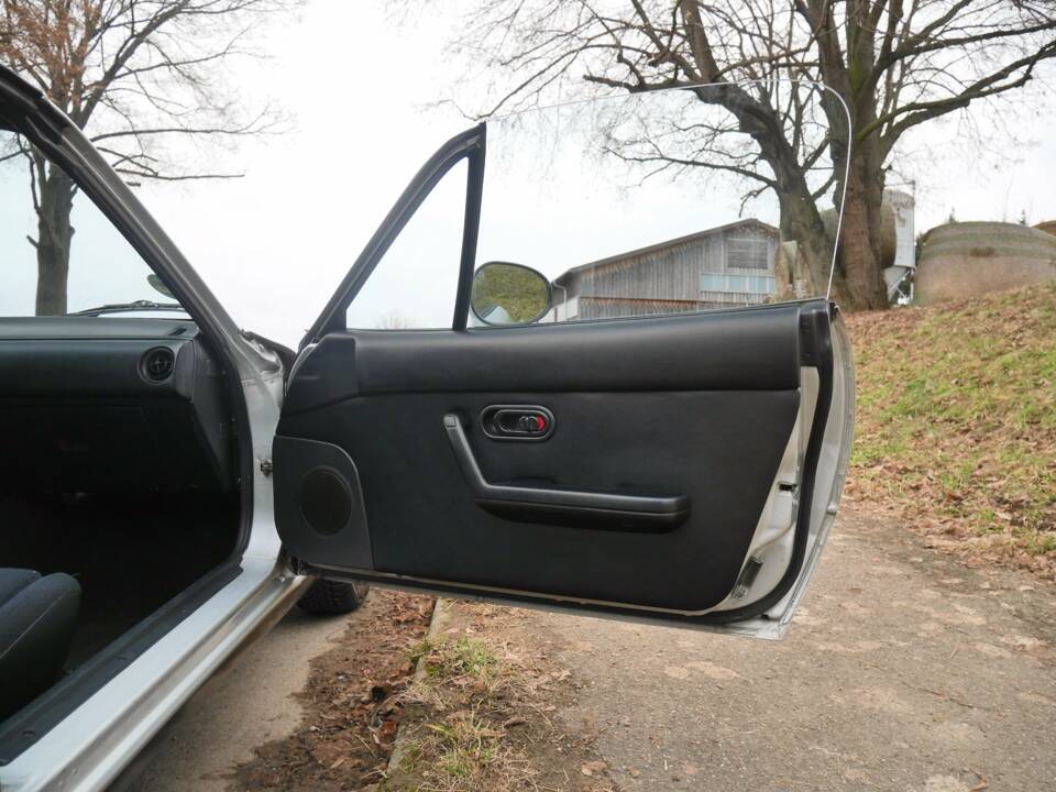 Image 28/48 de Mazda MX-5 1.6 (1900)