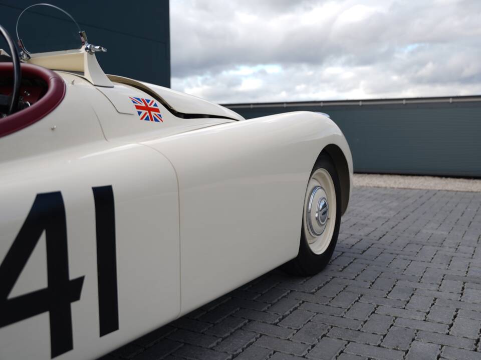 Image 47/50 of Jaguar XK 120 OTS (1950)
