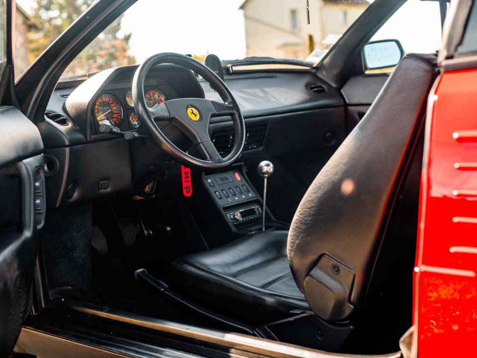 Immagine 32/50 di Ferrari Mondial T (1992)