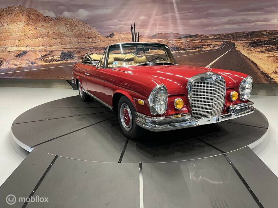 Image 39/40 of Mercedes-Benz 280 SE (1969)