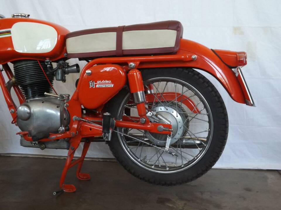 Image 34/50 de Gilera Giubileo 150 (1963)