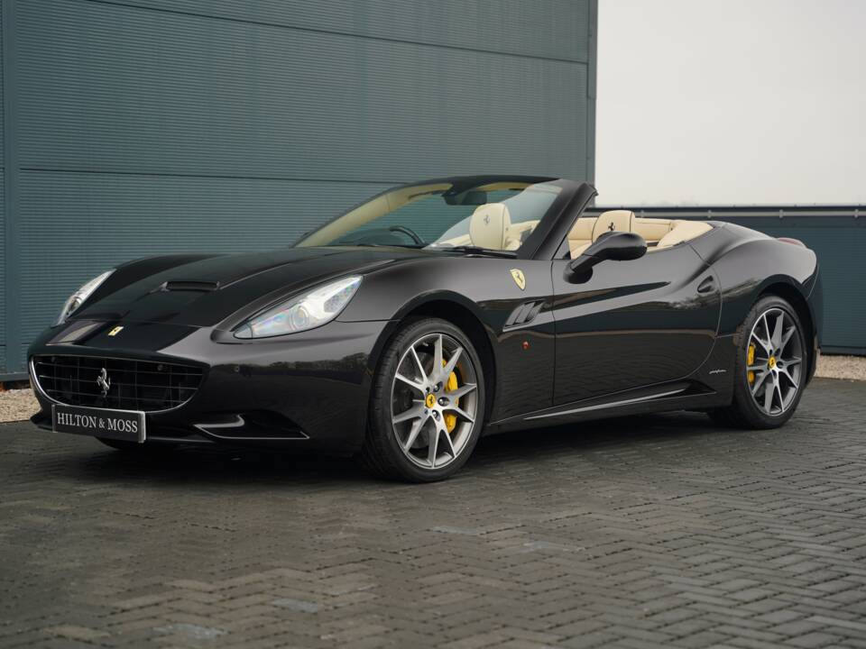 Imagen 11/50 de Ferrari California (2011)