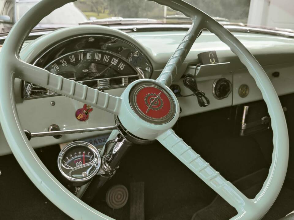 Image 5/5 of Ford F-100 (1956)