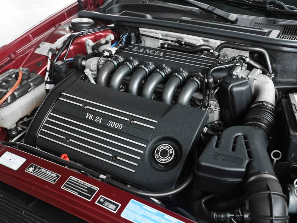 Image 28/46 of Lancia Kappa 3.0 (1999)