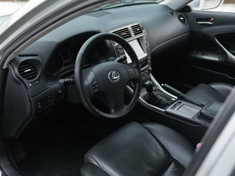 Afbeelding 26/50 van Lexus IS 220d (2006)