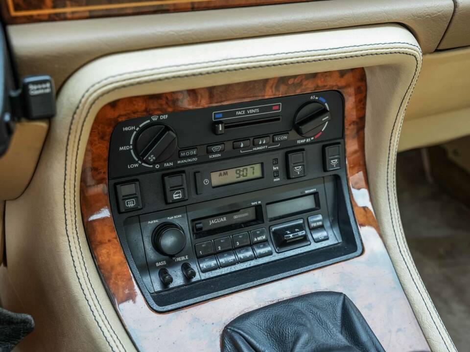 Immagine 38/55 di Jaguar XJ 40 (XJ-R) (1990)