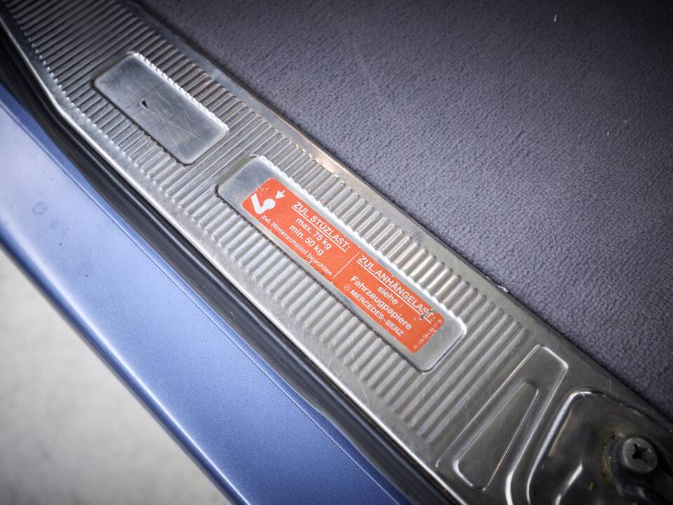 Image 55/100 of Mercedes-Benz 230 TE (1990)