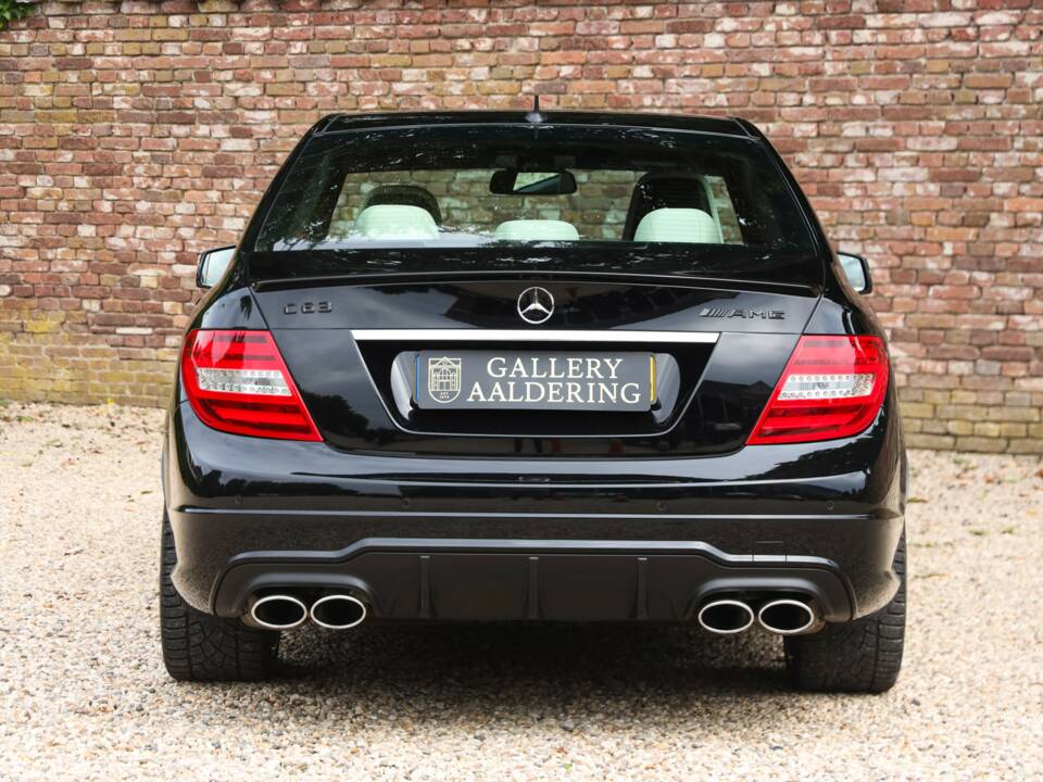 Image 6/50 of Mercedes-Benz C 63 AMG (2012)