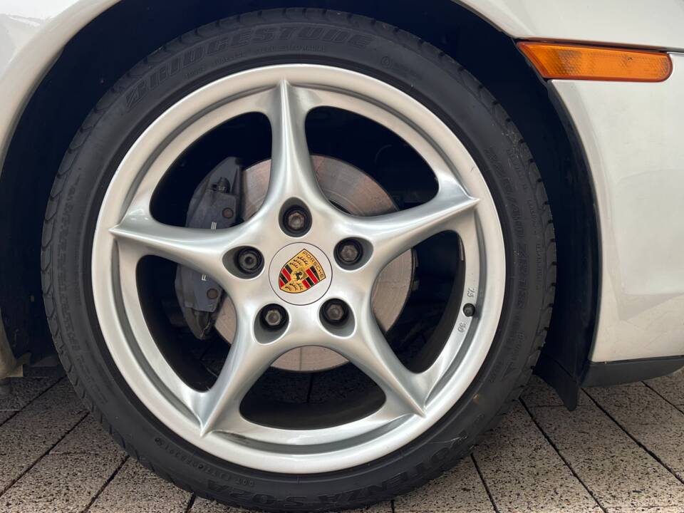 Image 33/49 of Porsche Boxster (1998)