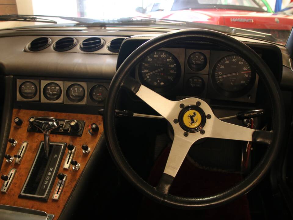 Immagine 29/34 di Ferrari 400 GT/4 2+2 (1977)