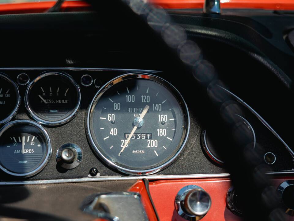 Image 33/56 of Citroën DS 21 Chapron (1967)