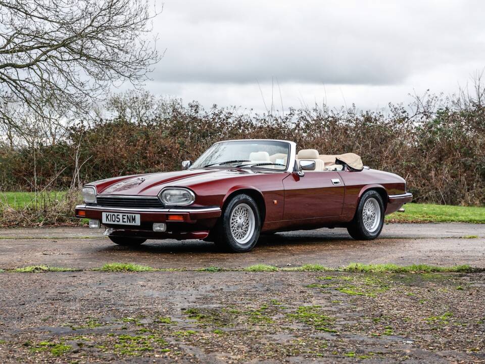 Image 16/45 of Jaguar XJS 5.3 V12 (1993)