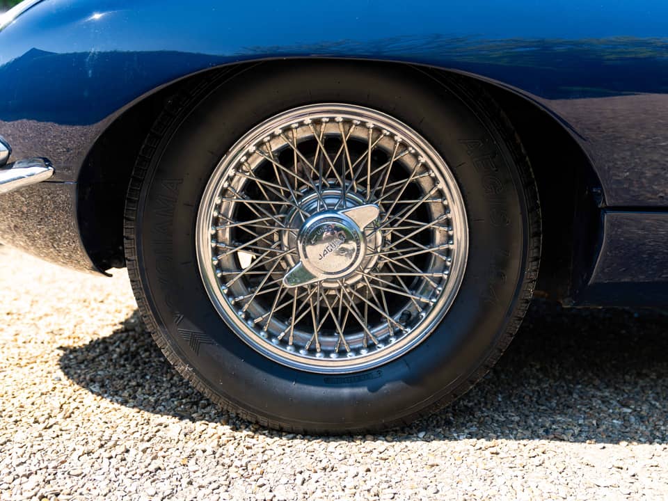 Image 20/86 de Jaguar E-Type (1967)