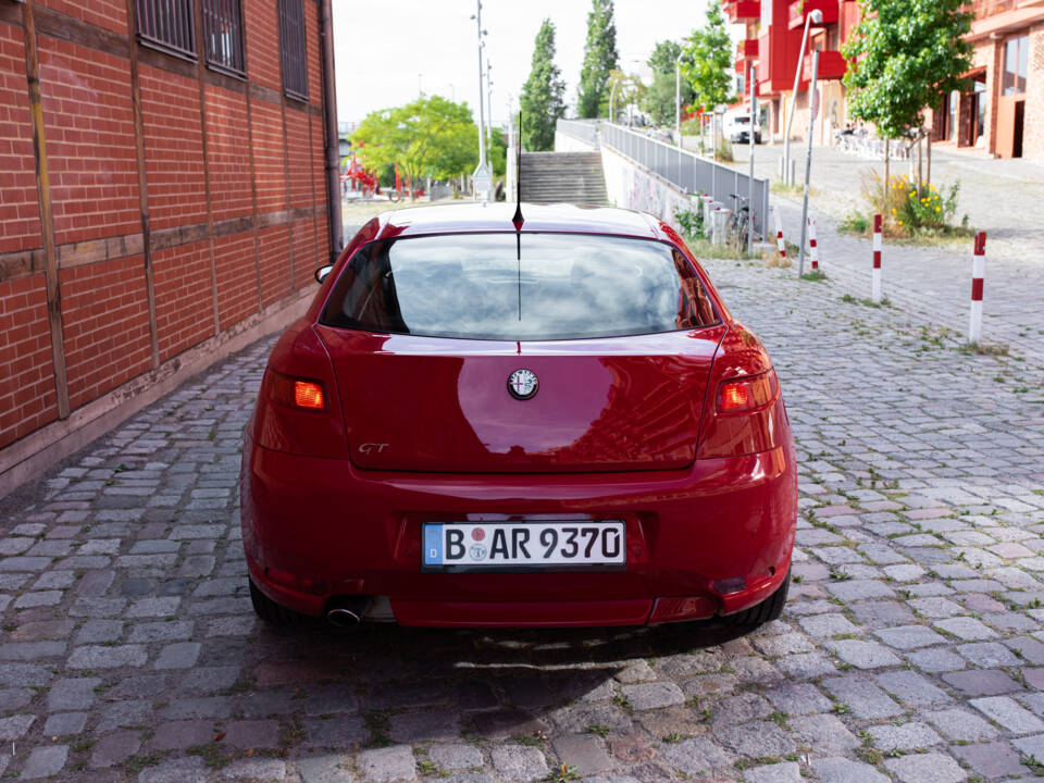 Afbeelding 4/40 van Alfa Romeo GT 2.0 JTS (2004)