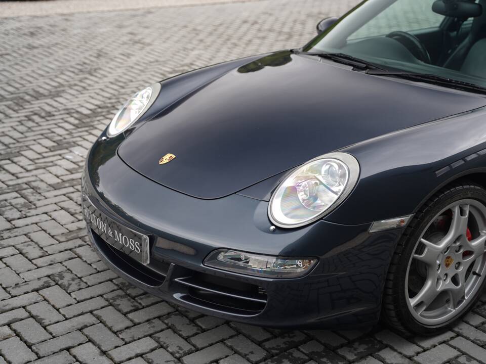 Bild 28/50 von Porsche 911 Carrera 4S (2007)
