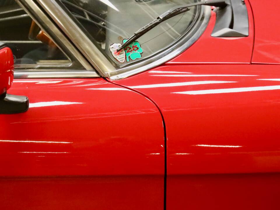 Afbeelding 41/50 van Alfa Romeo Spider Veloce 2000 (1982)