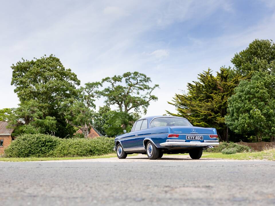 Afbeelding 22/62 van Mercedes-Benz 300 SE (1965)