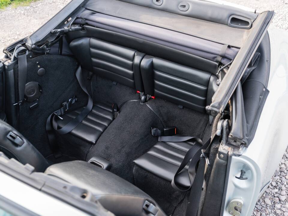 Bild 42/56 von Porsche 911 Carrera 4 (1990)