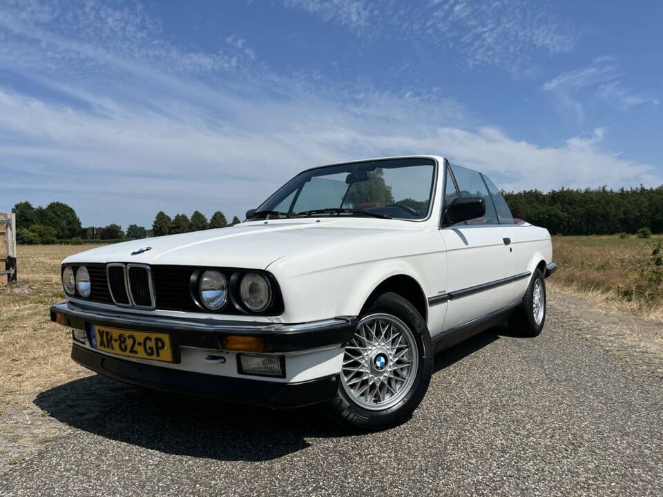 Image 3/8 of BMW 320i (1983)