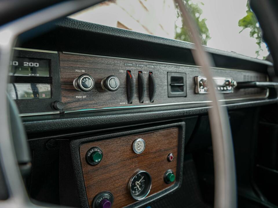 Immagine 36/45 di Volvo 164 E (1972)