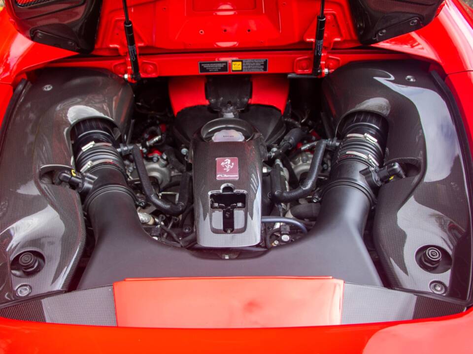 Bild 39/43 von Ferrari F8 Spider (2020)