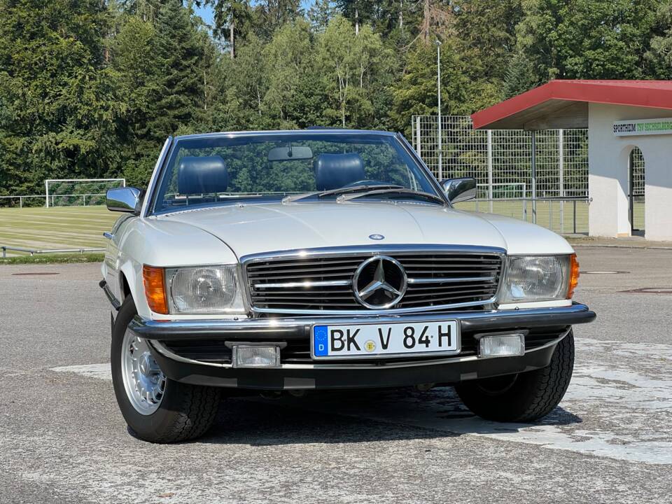 Image 2/28 of Mercedes-Benz 500 SL (1984)