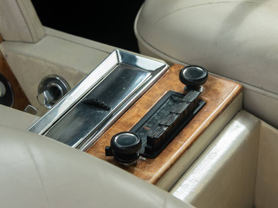 Image 43/50 of Rolls-Royce Silver Shadow I (1976)