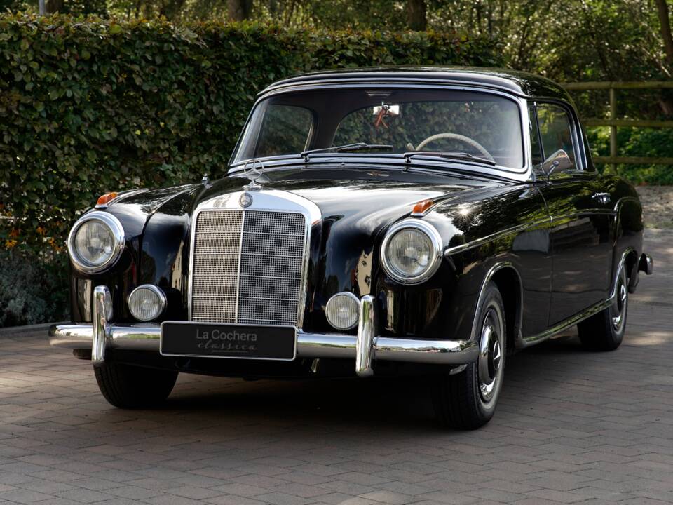 Immagine 3/35 di Mercedes-Benz 220 SE (1960)