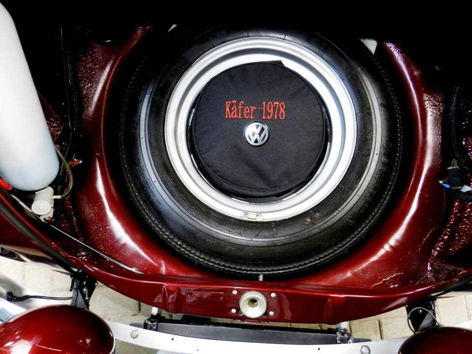 Image 19/54 de Volkswagen Beetle 1303 LS (1978)