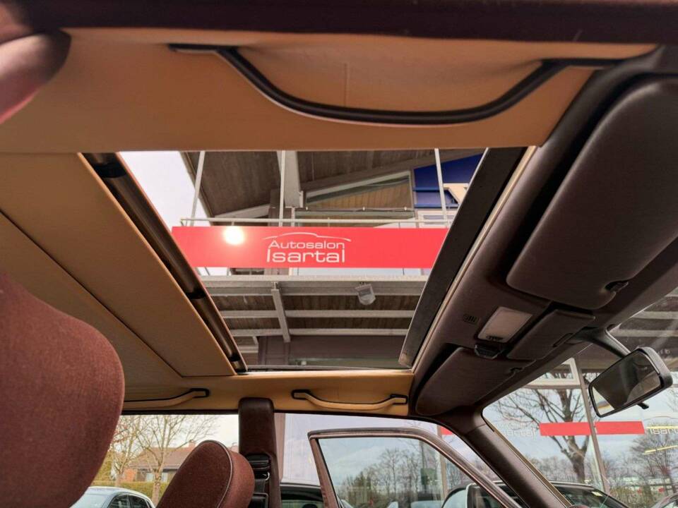 Bild 21/36 von Mercedes-Benz 380 SE (1981)