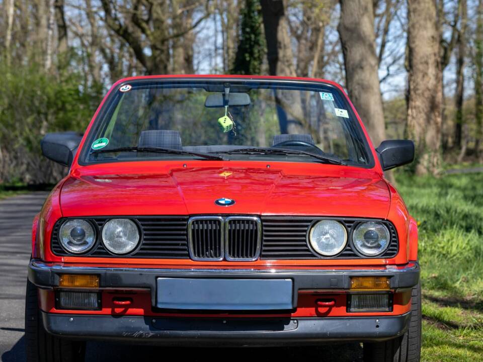 Image 3/8 of BMW 320i (1990)
