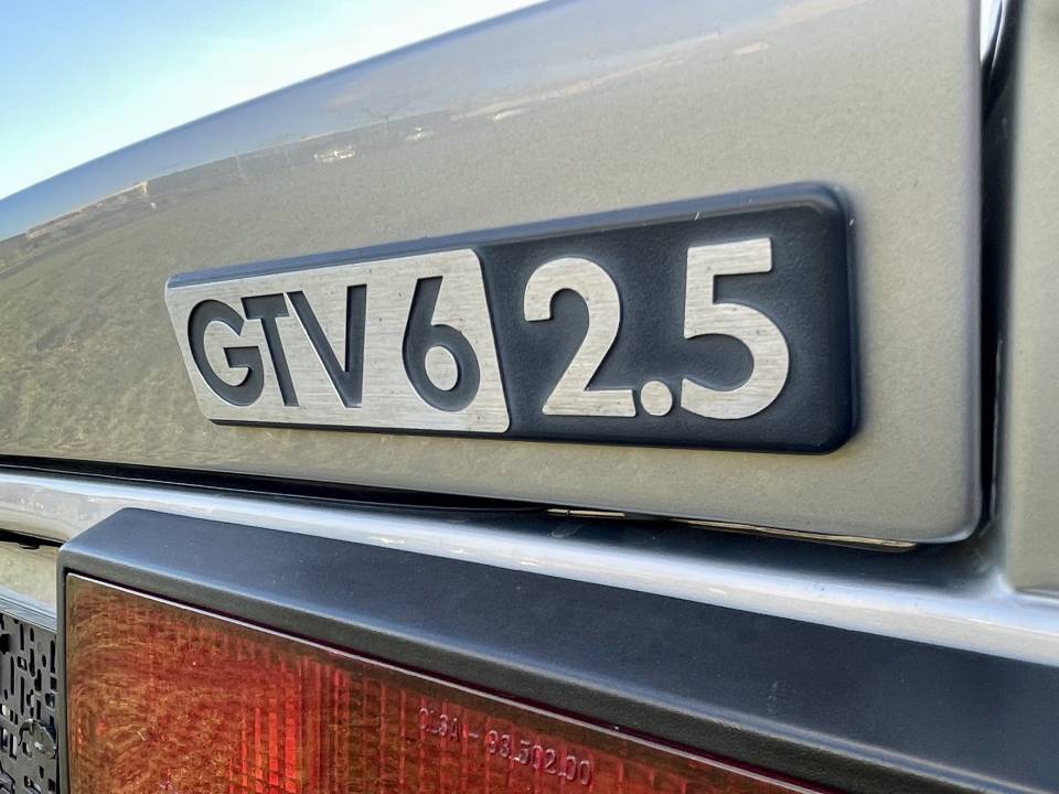 Imagen 26/27 de Alfa Romeo GTV 6 2.5 (1984)