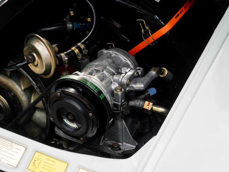 Image 12/50 of Porsche 911 Turbo LE (1989)