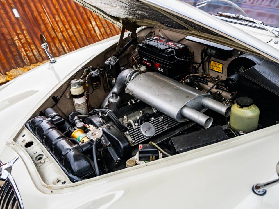 Bild 44/51 von Jaguar 240 (1968)