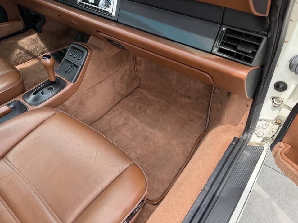 Image 33/62 of Porsche 911 Carrera 2 (1990)