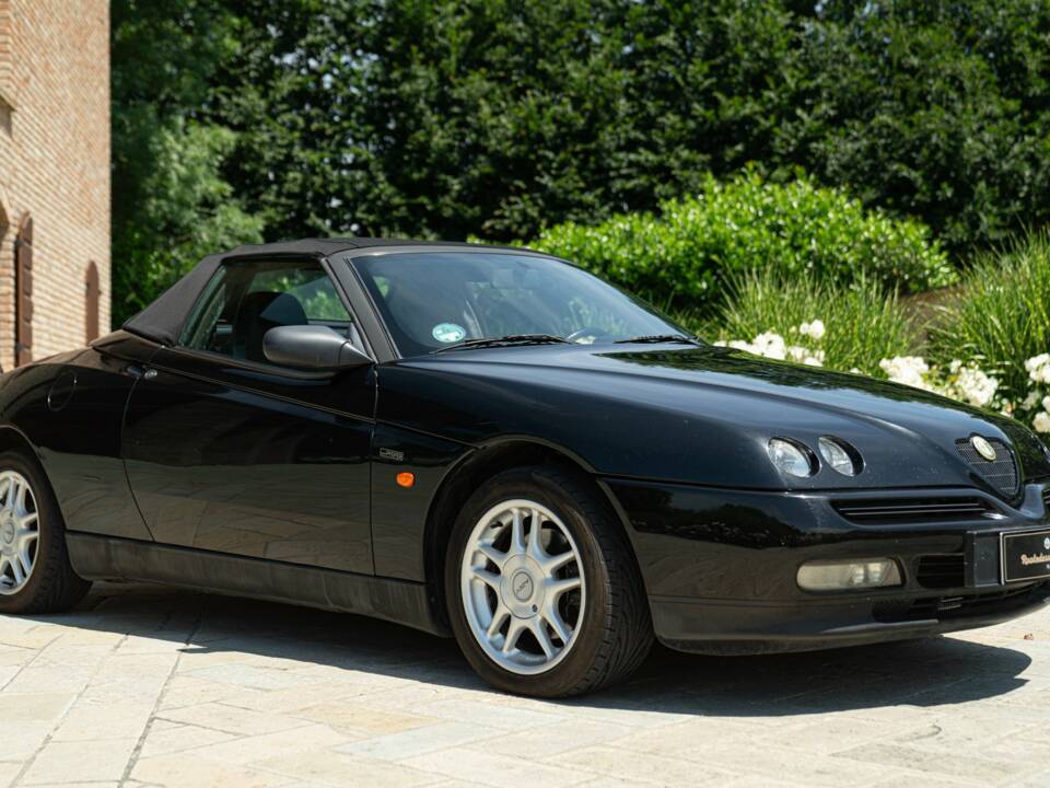 Bild 2/50 von Alfa Romeo GTV 2.0 Twin Spark (1997)