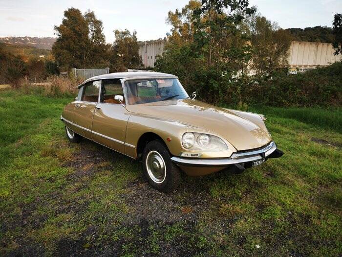 Image 2/7 of Citroën DS 21 Pallas (1972)