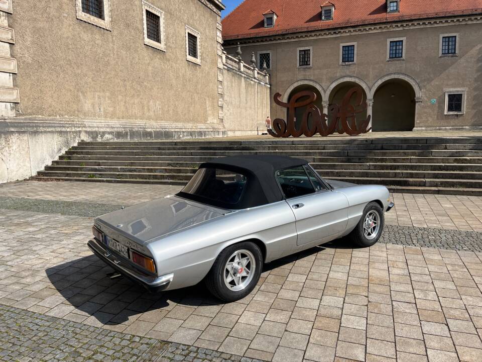 Immagine 15/88 di Alfa Romeo 1750 Spider Veloce (1971)