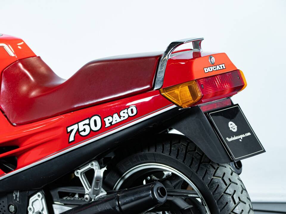 Image 13/50 of Ducati 750 Paso (1987)