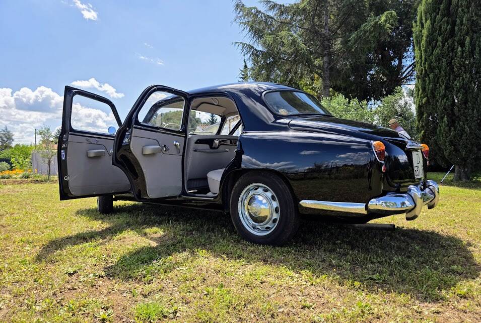 Imagen 2/94 de Alfa Romeo 1900 Super Berlina (1954)