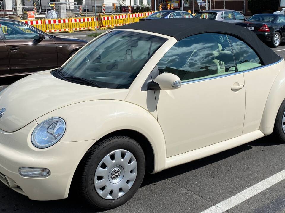 Image 1/9 of Volkswagen New Beetle 1.6 (2005)
