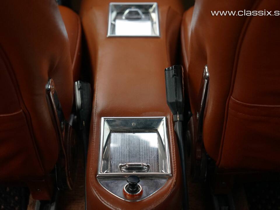 Image 3/21 of Maserati Quattroporte 4200 (1965)