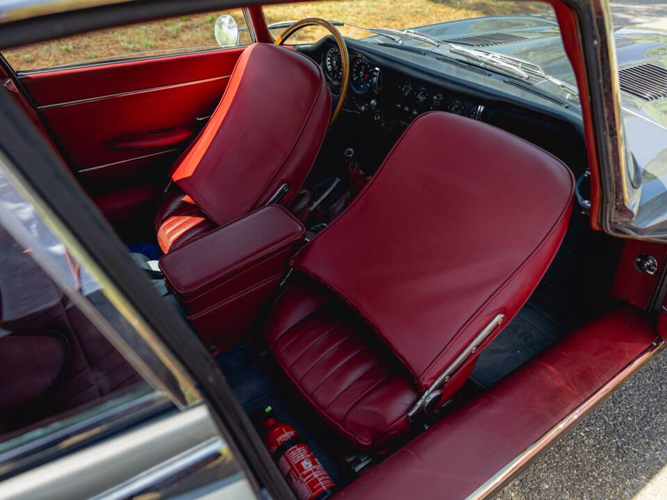 Image 17/20 de Jaguar Type E (2+2) (1967)